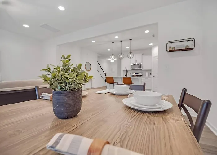 Gorgeous New Townhome/Charlotte!